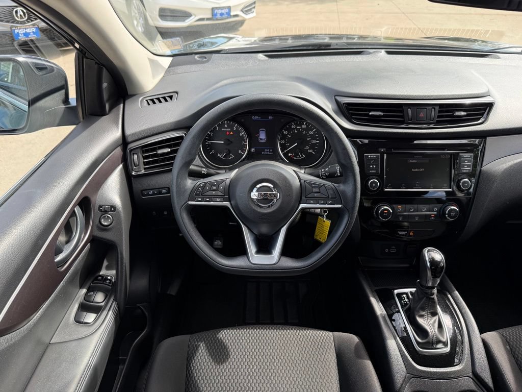 Used 2020 Nissan Rogue Sport S w/ Appearance Package FWD image 2