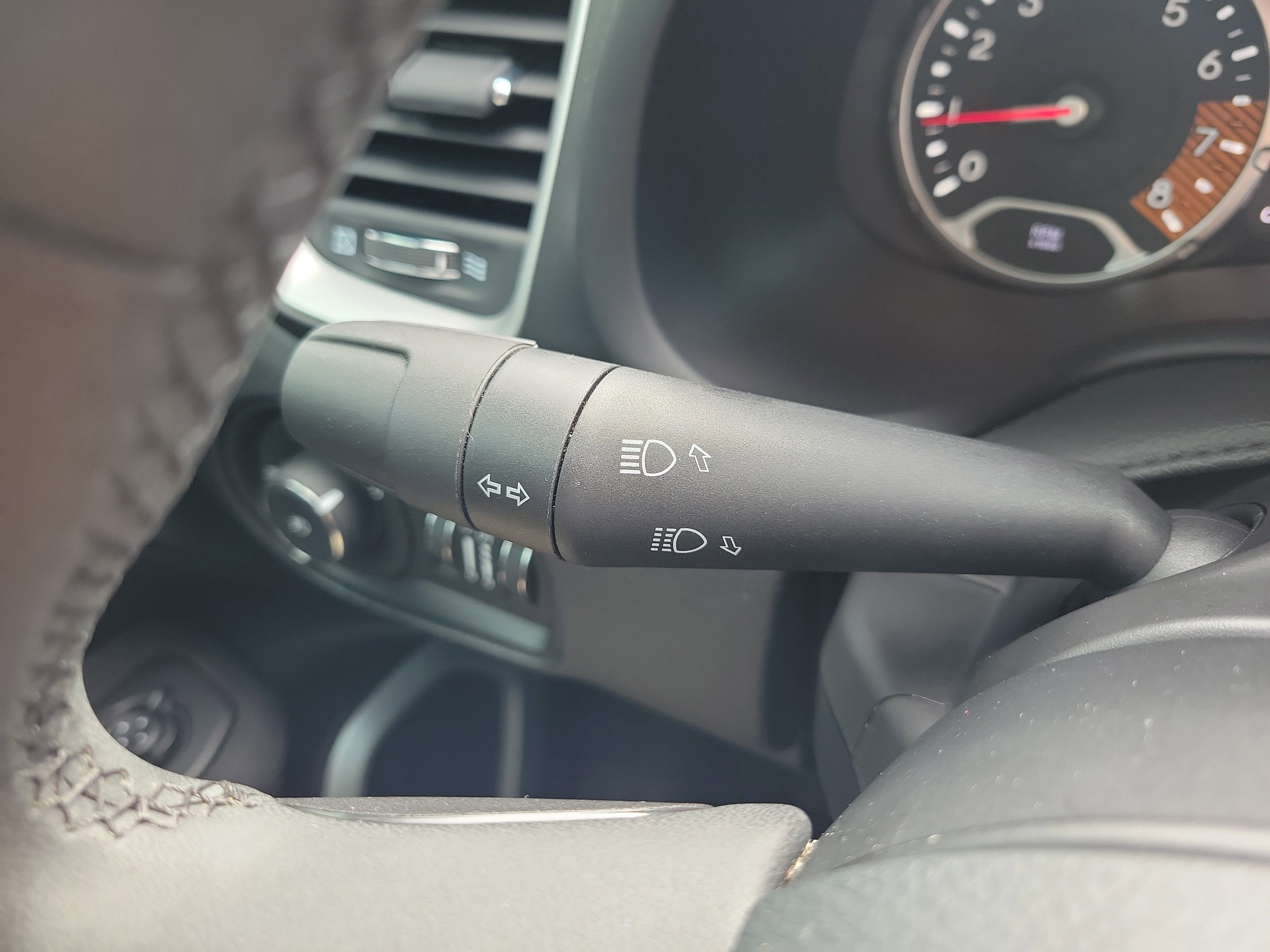 Used 2021 Jeep Renegade Latitude AWD/4WD image 30