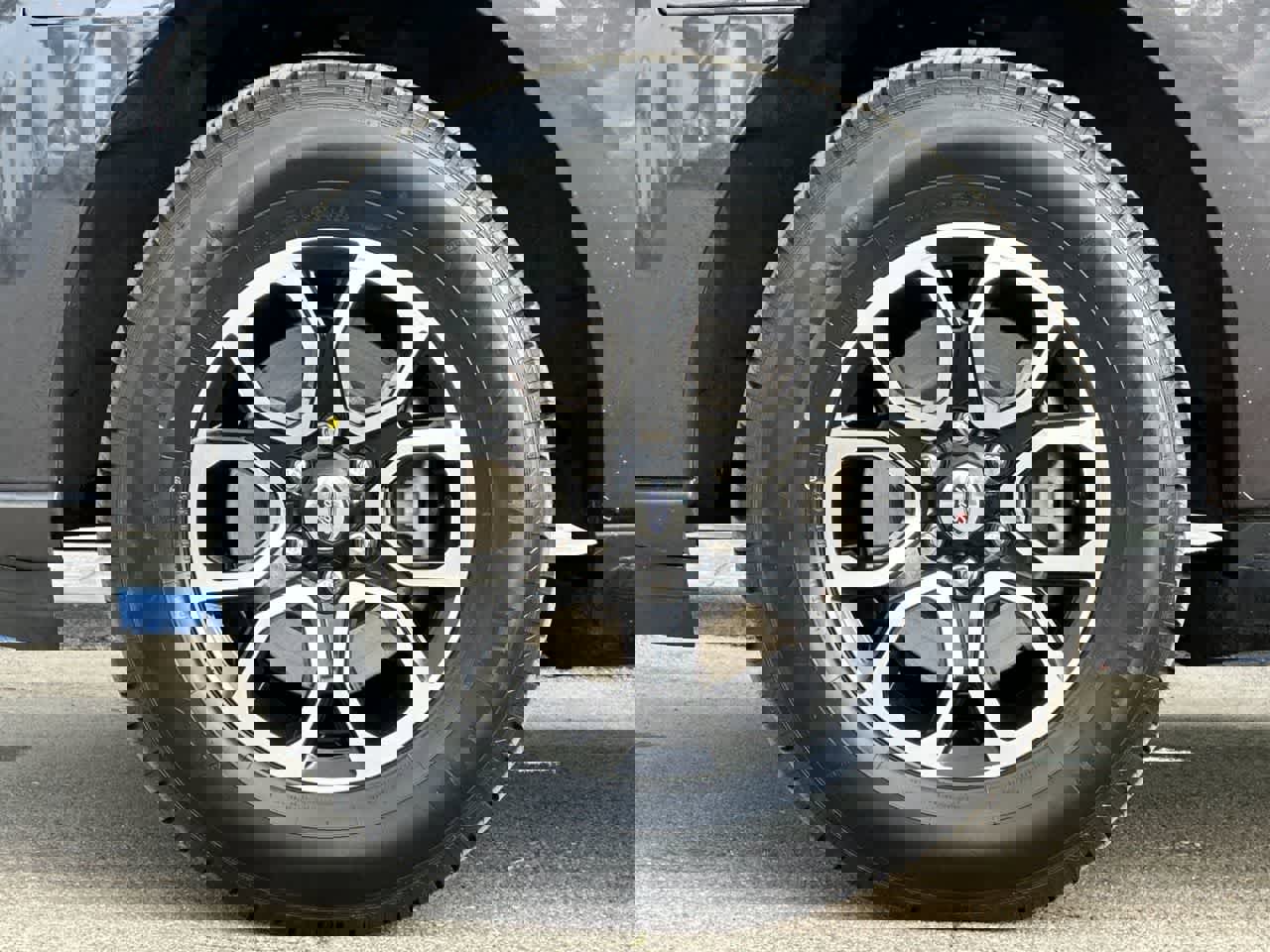 Used 2024 Ford Expedition Max XLT image 34