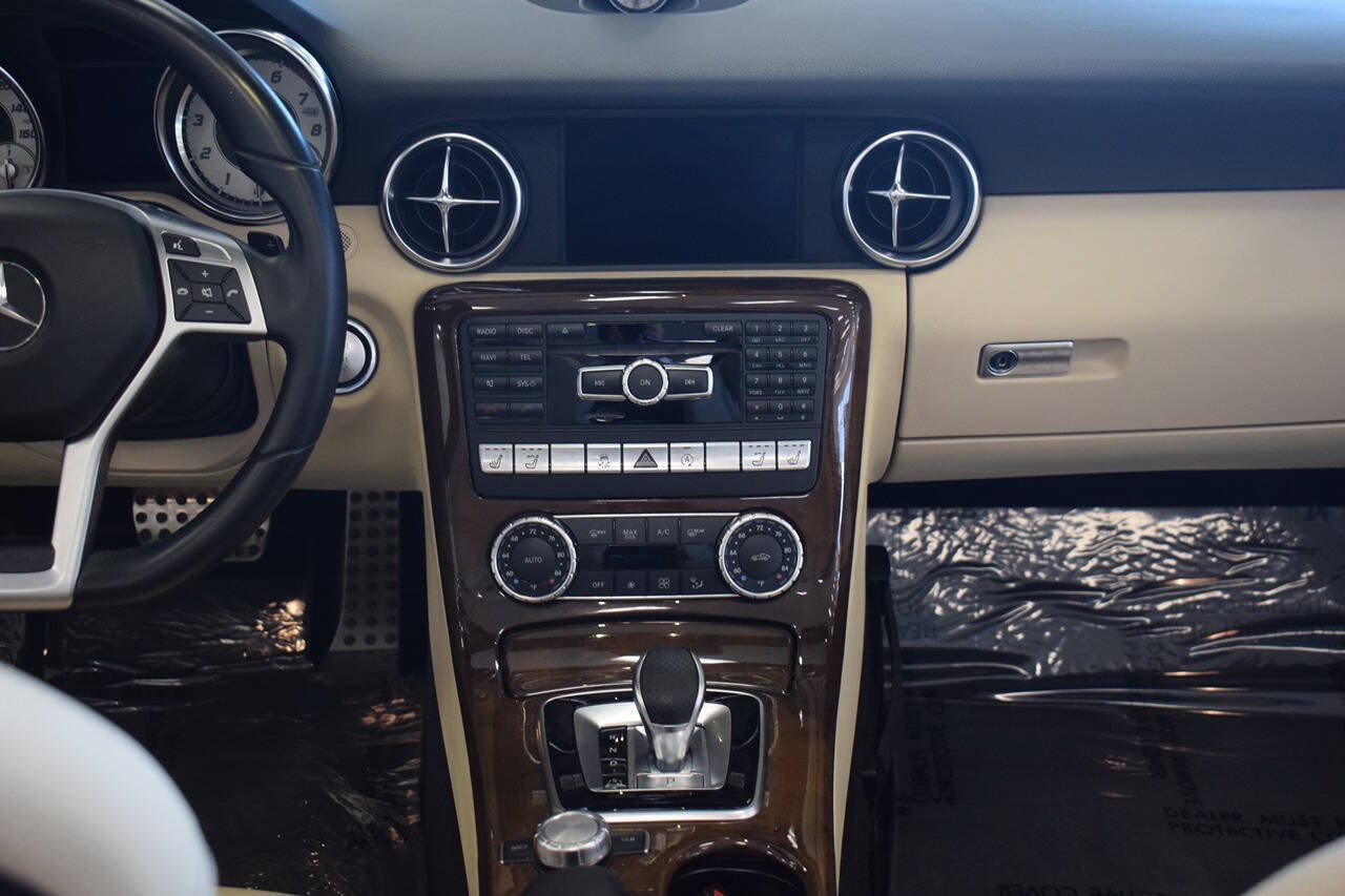 Used 2016 Mercedes-Benz SLK 300 image 23