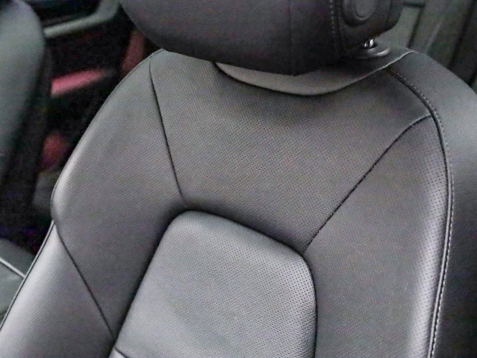 Used 2025 Porsche Cayenne image 26