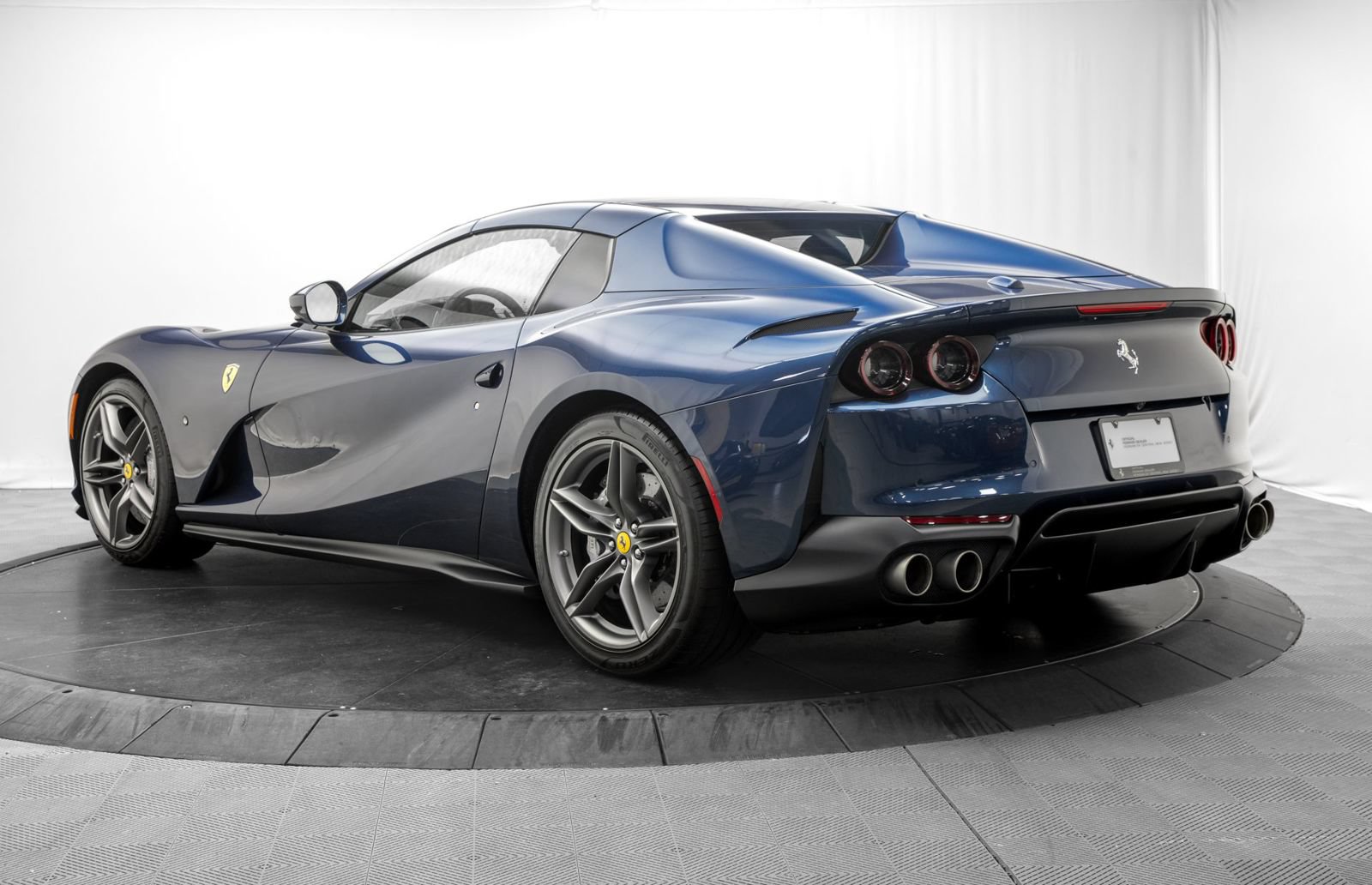 Used 2021 Ferrari 812 GTS RWD image 12