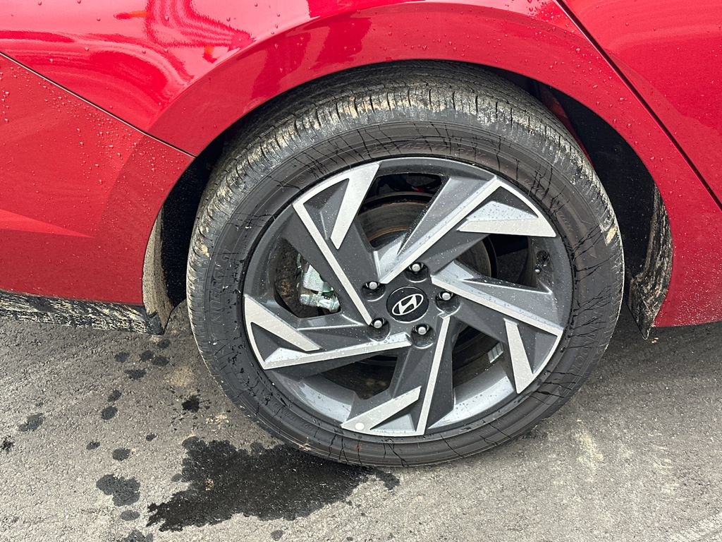 New 2025 Hyundai Elantra SEL FWD image 18