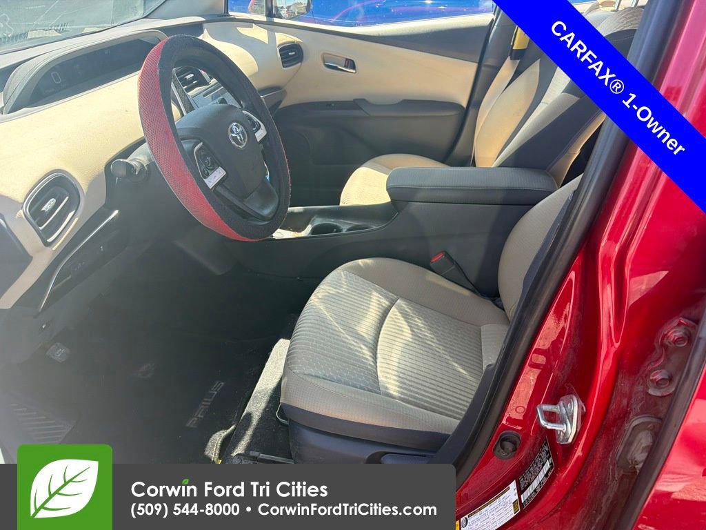 Used 2016 Toyota Prius Two FWD image 2