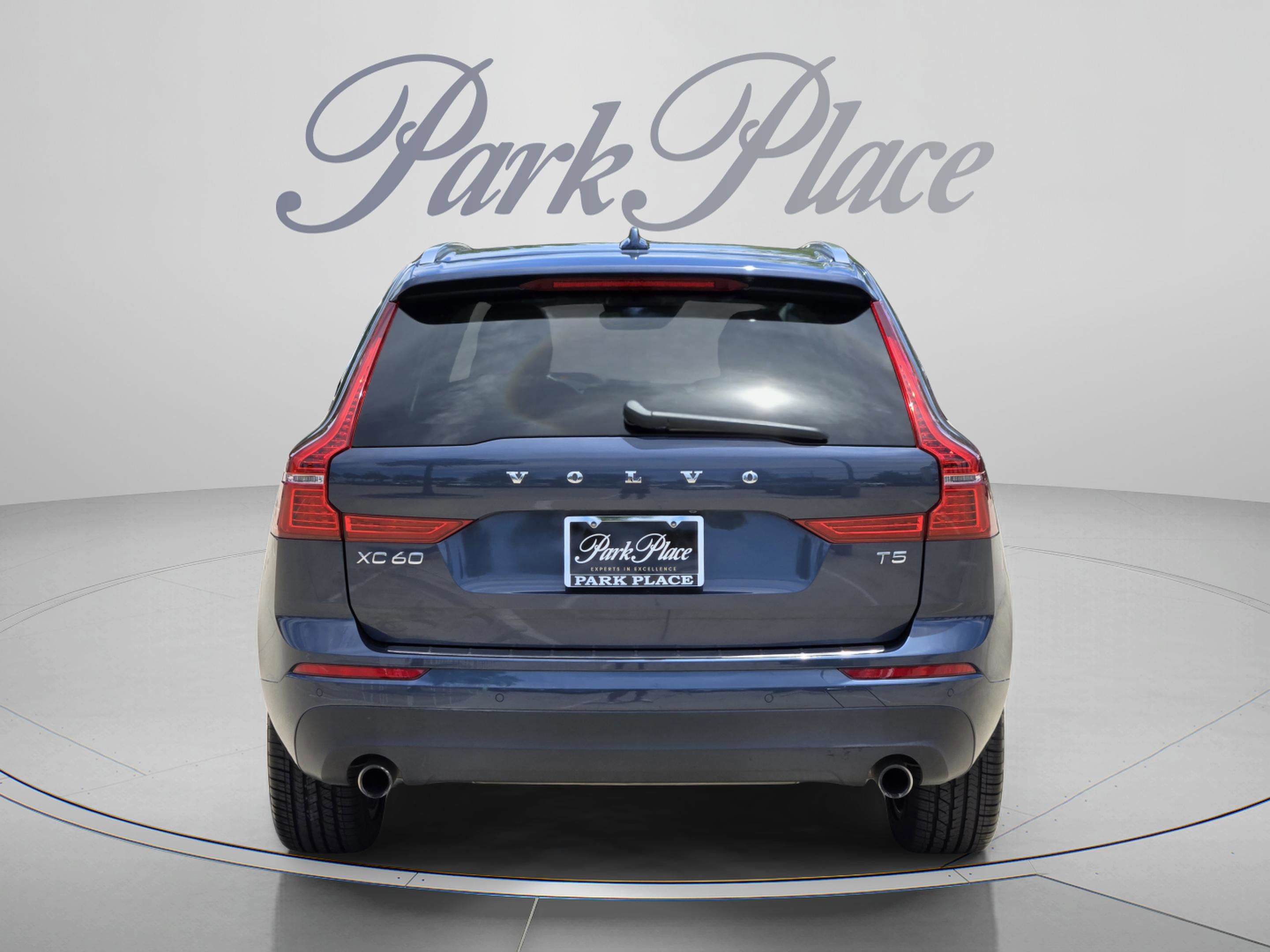 Used 2021 Volvo XC60 T5 Momentum w/ Protection Package Premier FWD image 4