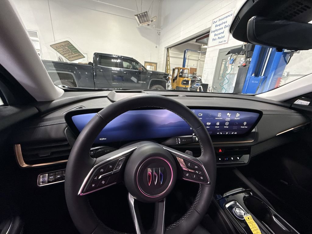 Certified 2024 Buick Envision Avenir image 16