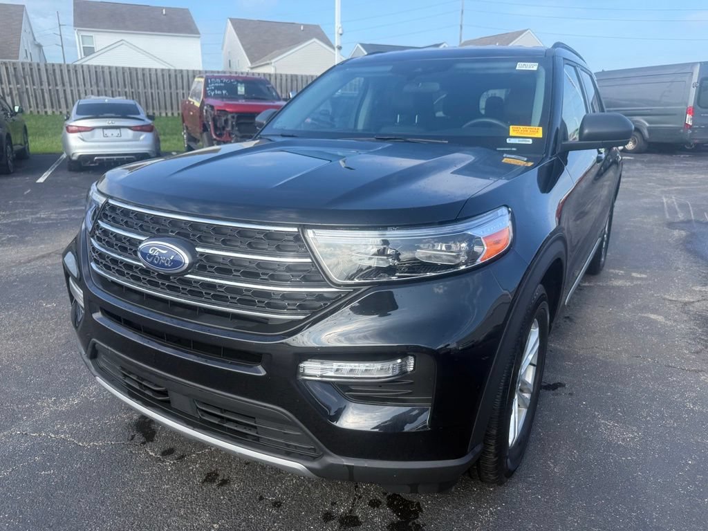 Used 2024 Ford Explorer XLT w/ Equipment Group 202A AWD/4WD image 8