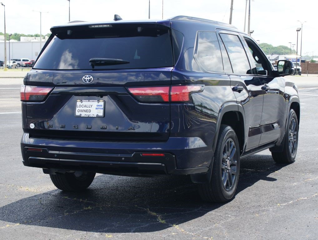 Used 2023 Toyota Sequoia Platinum AWD/4WD image 19