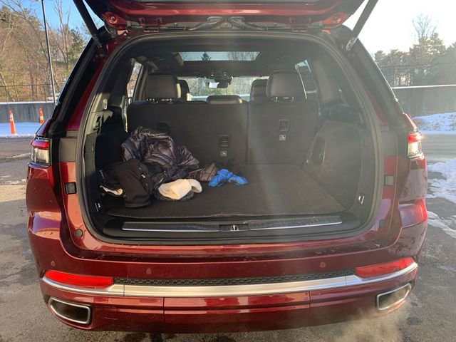 Used 2024 Jeep Grand Cherokee Summit image 13