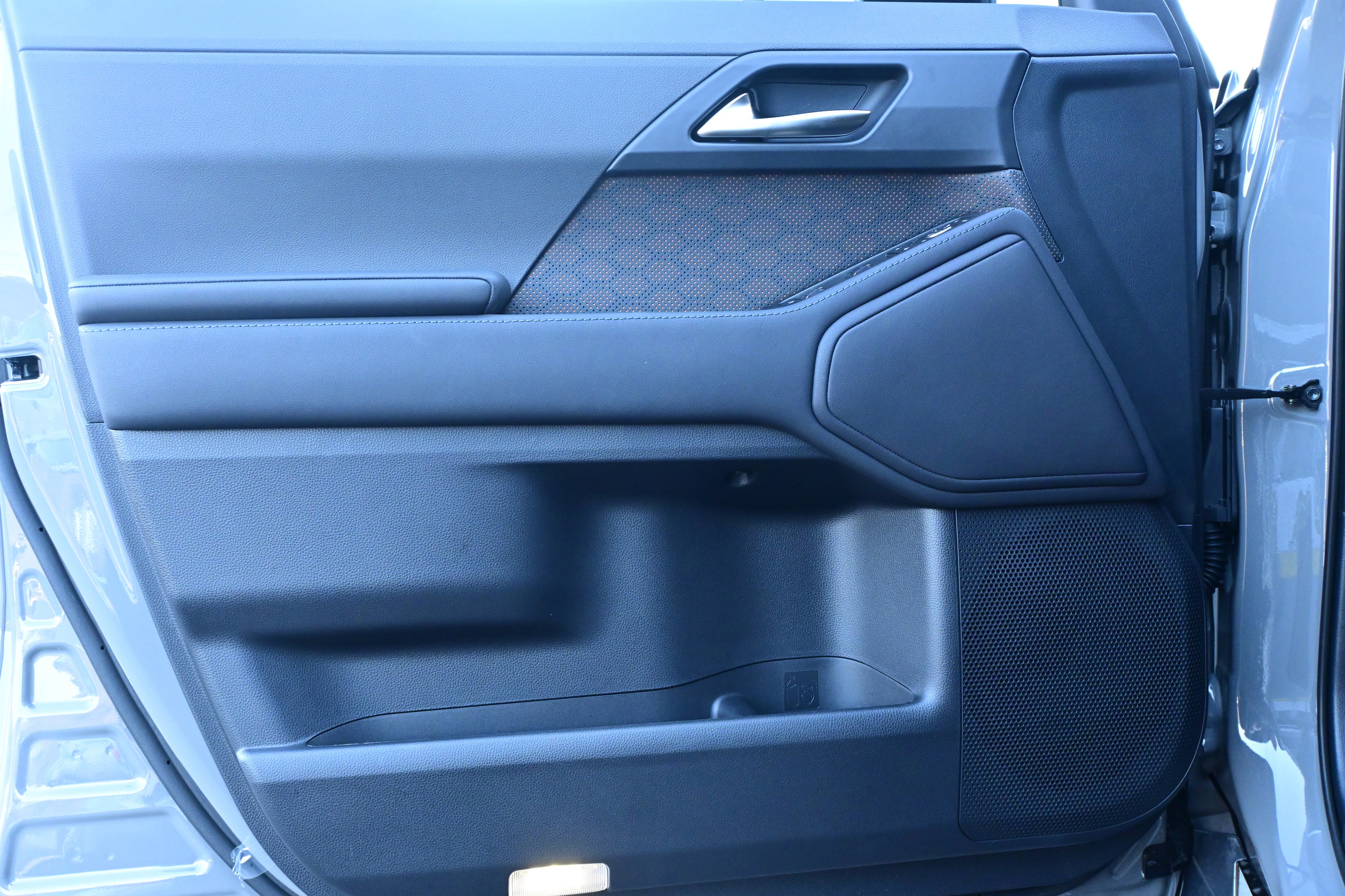 Used 2025 Lexus GX 550 GX 550 Premium+ w/ Accessory Package (2T) image 14