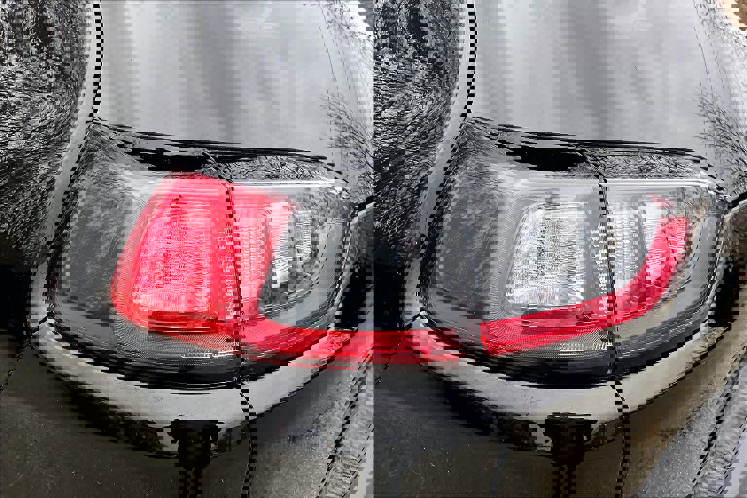 Used 2019 Jeep Cherokee Limited image 27