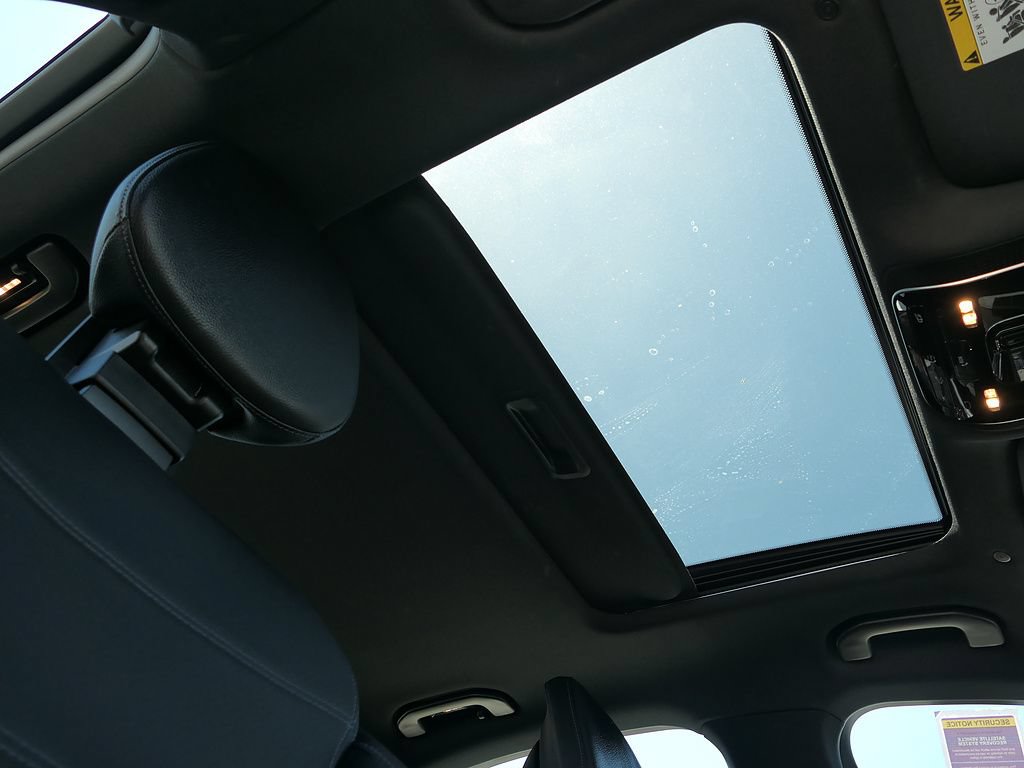 Used 2023 Mercedes-Benz C 300 Sedan image 25