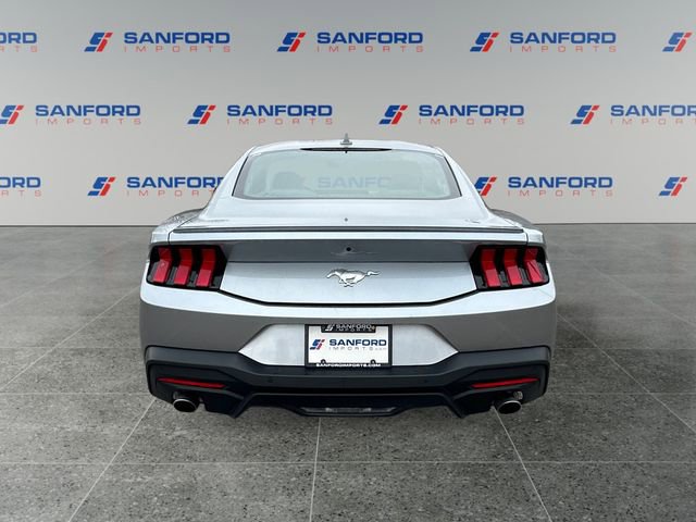Used 2024 Ford Mustang Premium image 4