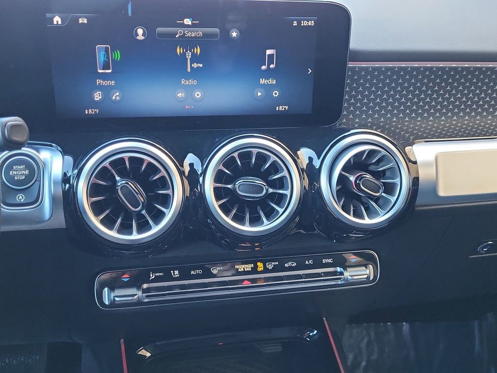 Certified 2025 Mercedes-Benz GLB 250 4MATIC image 17