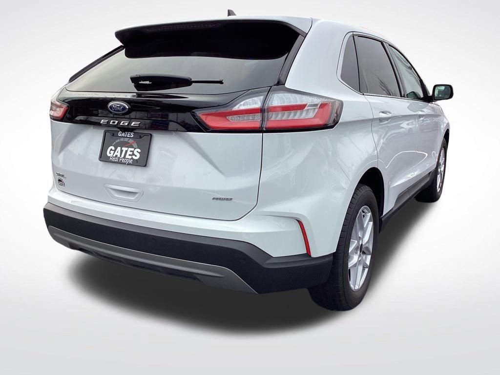Used 2024 Ford Edge SEL image 9