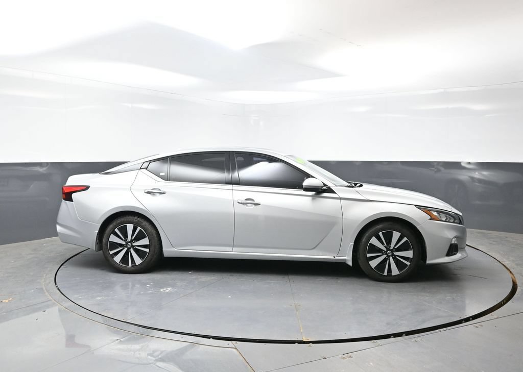 Used 2020 Nissan Altima 2.5 SV FWD image 4