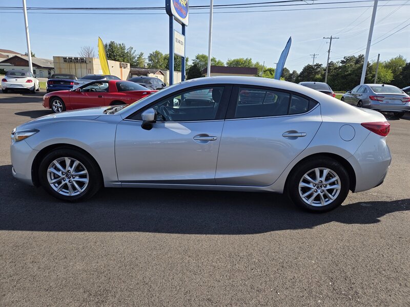 Used 2017 MAZDA MAZDA3 Sport w/ Preferred Equipment Package FWD image 6