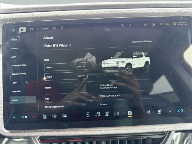Used 2024 Rivian R1S Adventure image 34