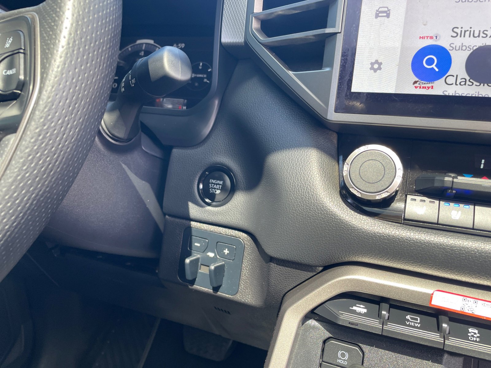 Certified 2025 Toyota Tundra Limited AWD/4WD image 30