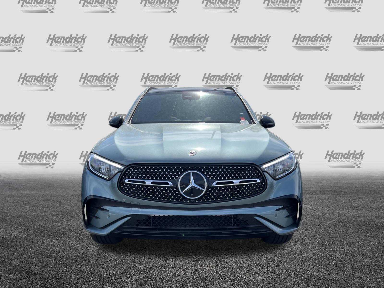 Used 2025 Mercedes-Benz GLC 350e 4MATIC image 3