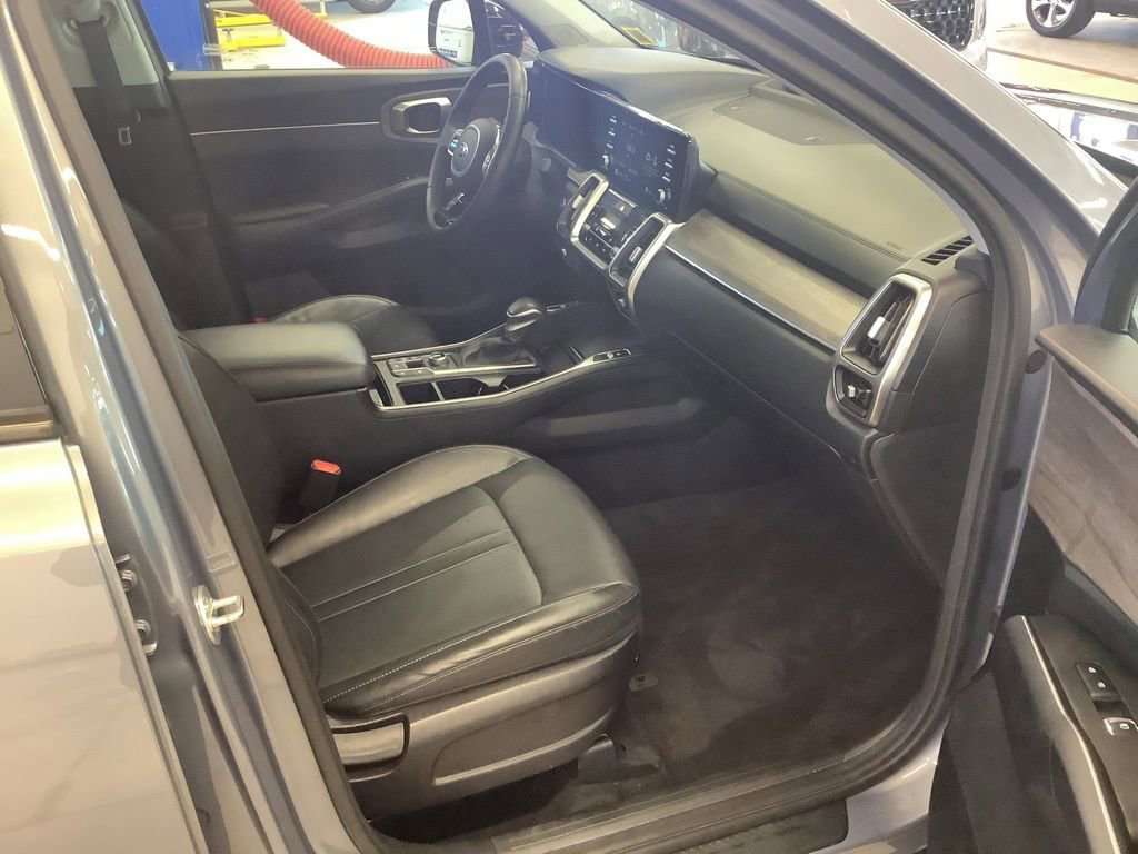 Certified 2021 Kia Sorento EX w/ Panoramic Sunroof Package image 11