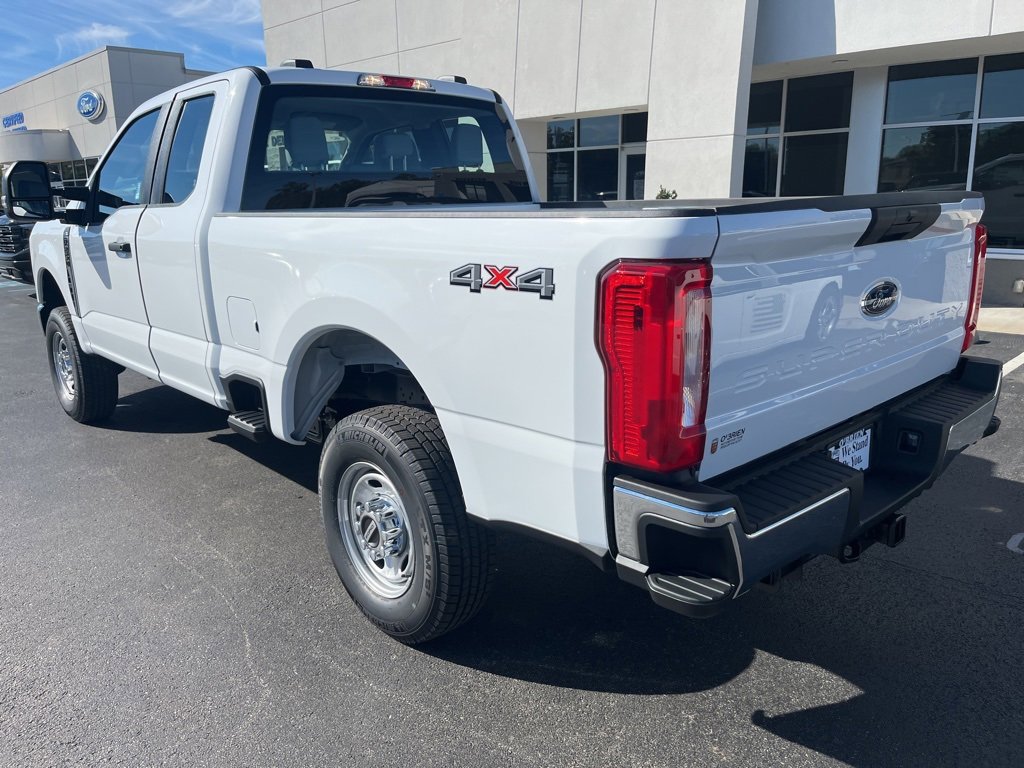 New 2026 Ford F250 XL w/ XL Chrome Package image 3