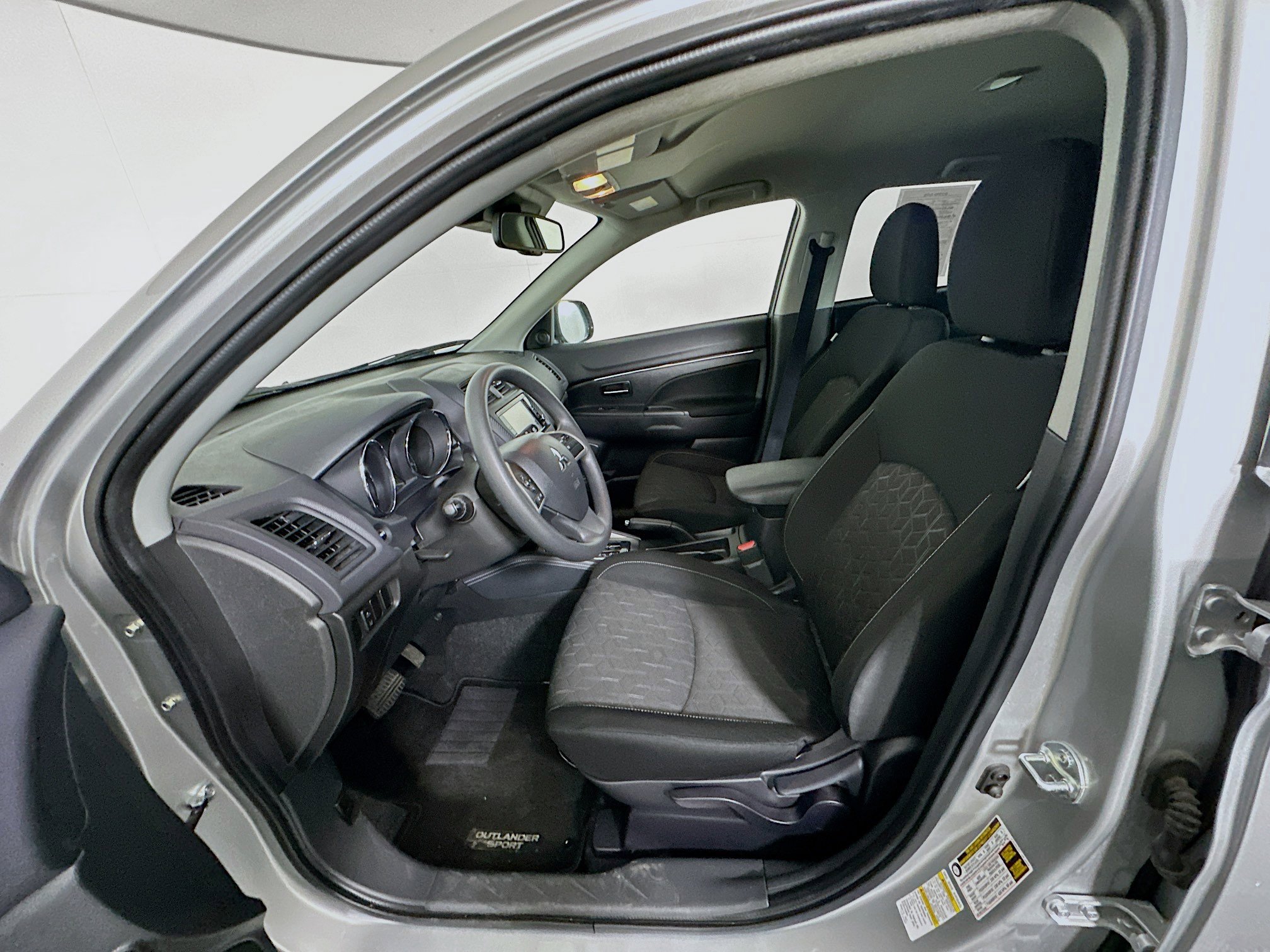 Used 2025 Mitsubishi Outlander Sport AWD image 13