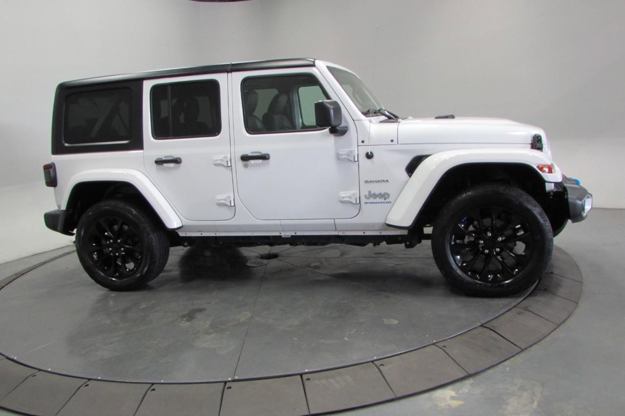 Used 2023 Jeep Wrangler Unlimited Sahara image 4