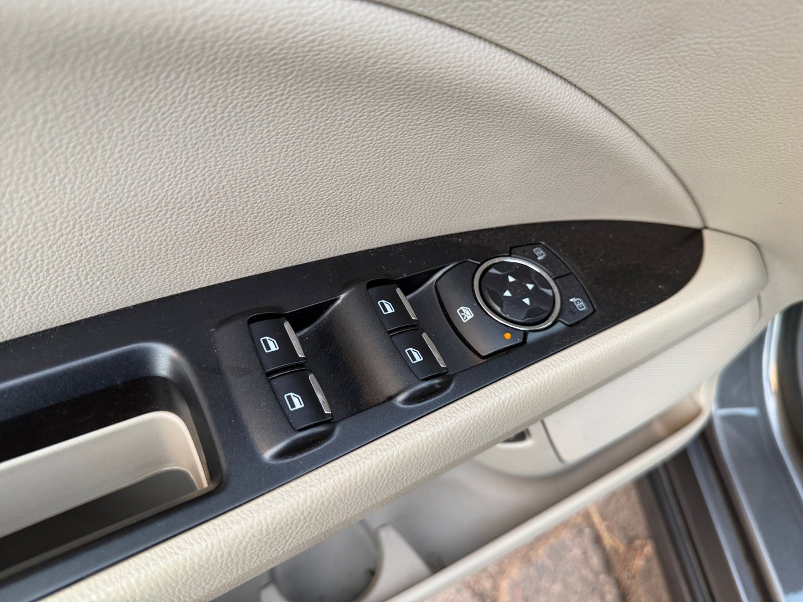 Used 2019 Ford Fusion SEL FWD image 20