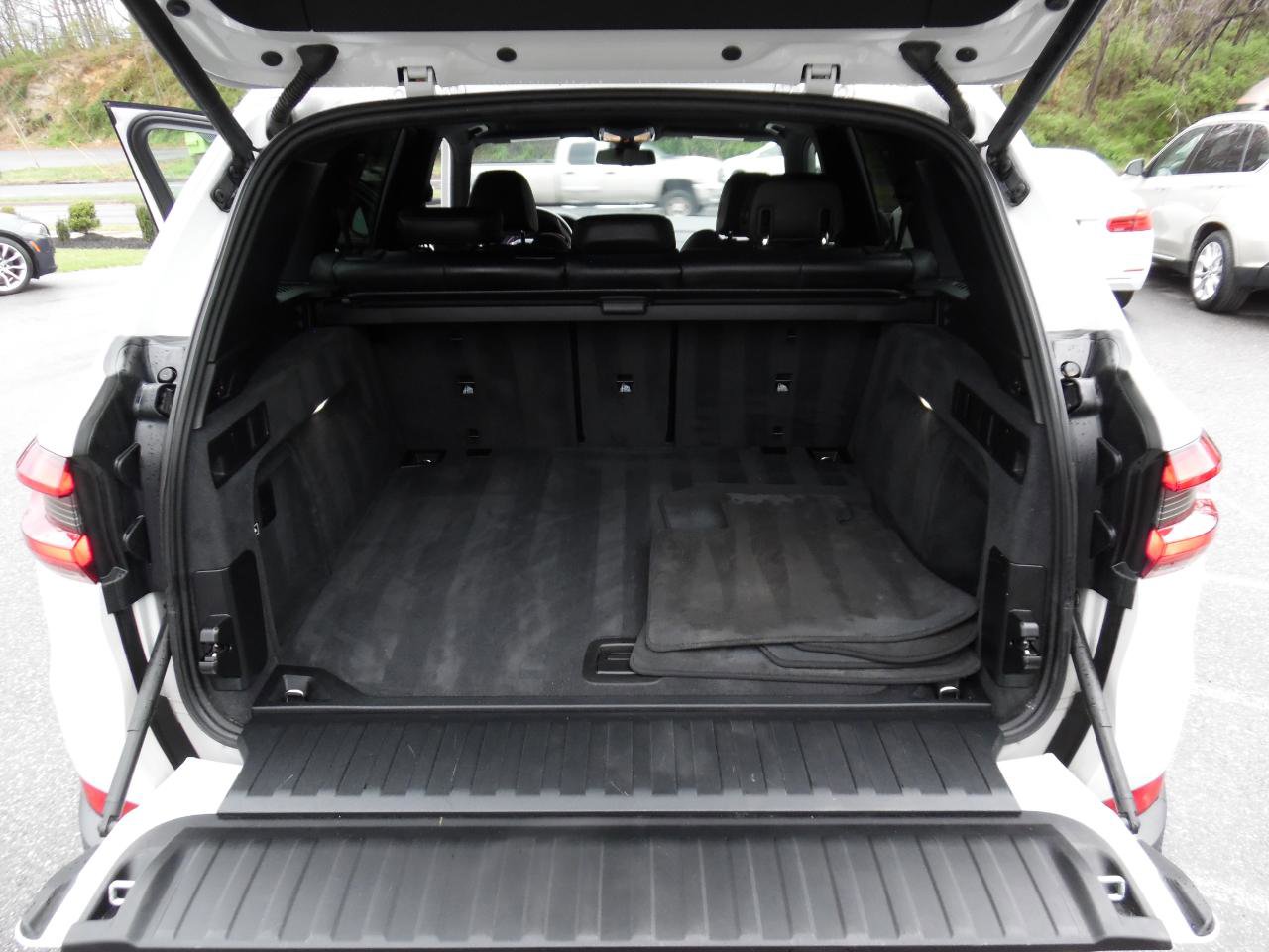 Used 2019 BMW X5 xDrive40i w/ Convenience Package image 28