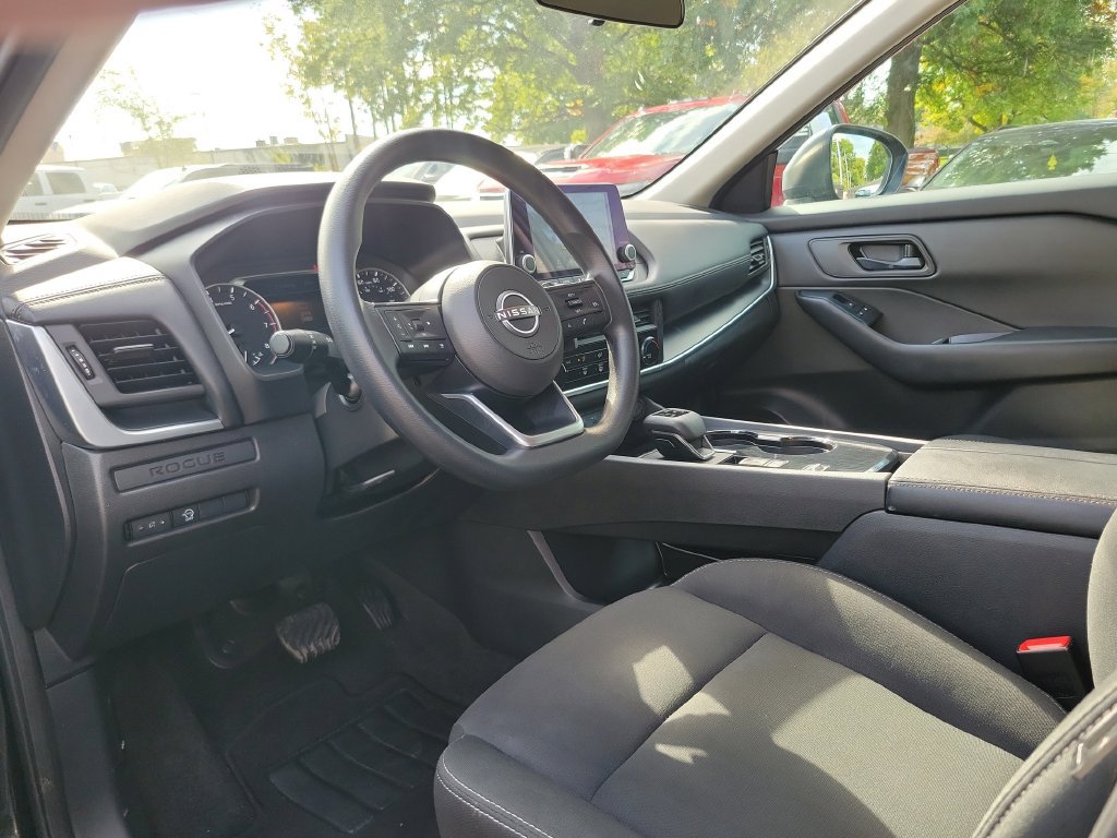 Used 2024 Nissan Rogue S FWD image 25