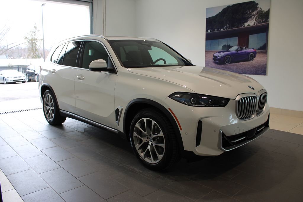 New 2026 BMW X5 xDrive50e image 2