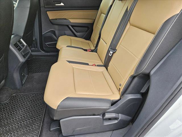 Used 2022 Volkswagen Atlas Cross Sport SE w/ Panoramic Sunroof Package FWD image 15
