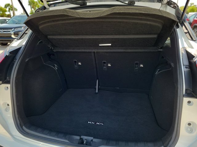 Certified 2024 Nissan Kicks SR w/ SR Premium Package FWD image 12