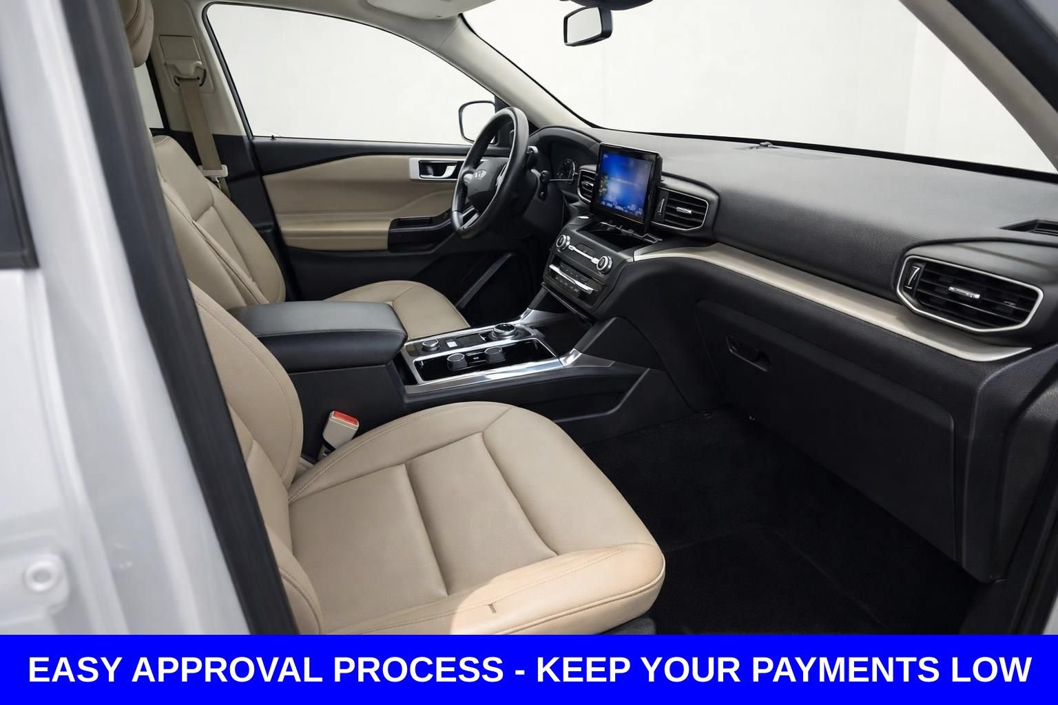 Used 2020 Ford Explorer XLT w/ Equipment Group 202A AWD/4WD image 14