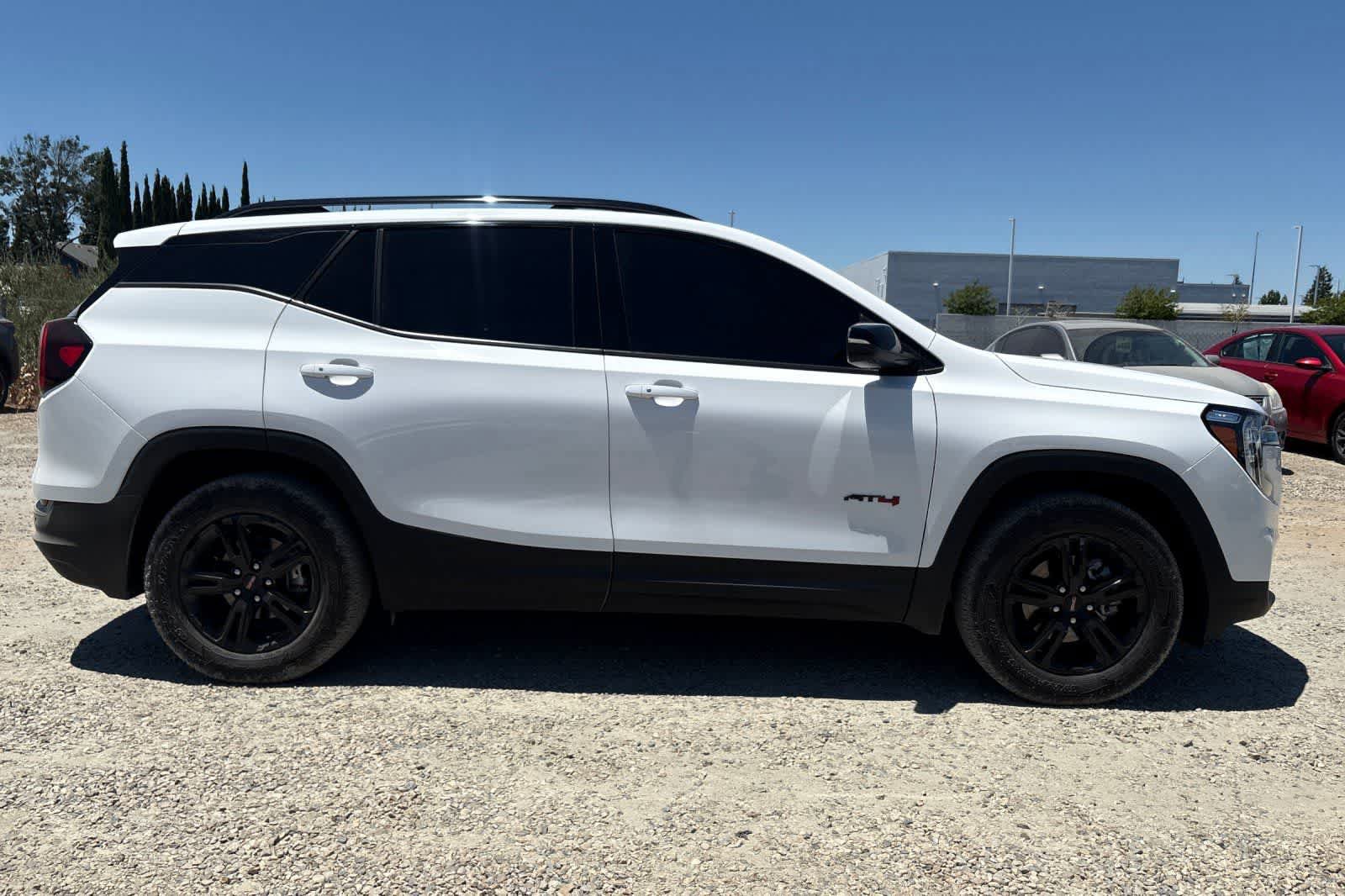 Used 2024 GMC Terrain AT4 w/ Tech Package AWD/4WD image 9