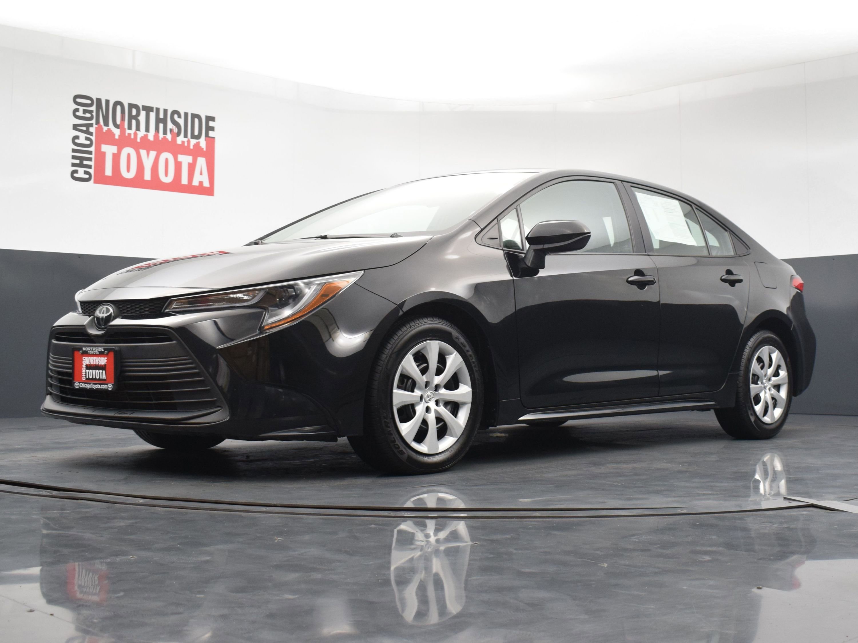 Used 2023 Toyota Corolla LE FWD image 30