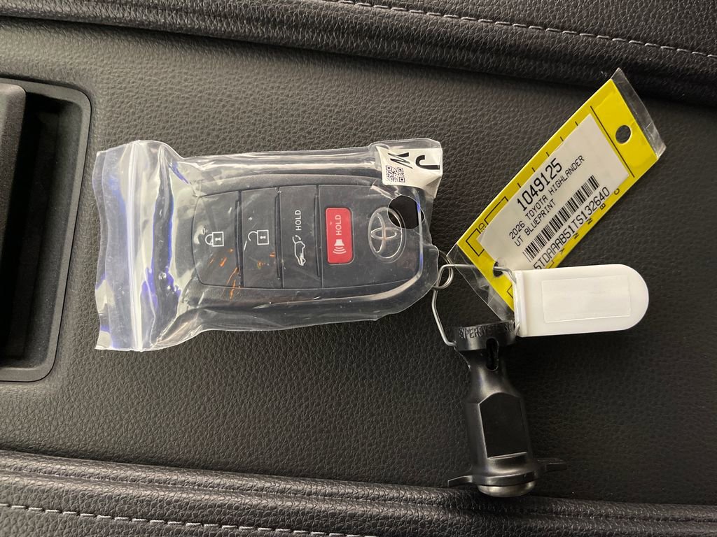 New 2026 Toyota Grand Highlander Platinum image 24