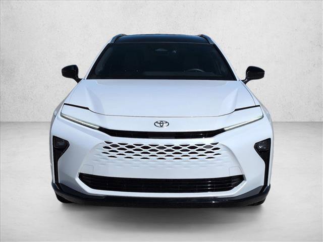 Used 2025 Toyota Crown Signia video 2