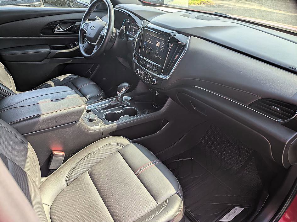 Used 2023 Chevrolet Traverse RS image 37