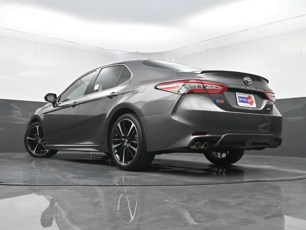 Used 2018 Toyota Camry XSE FWD image 25