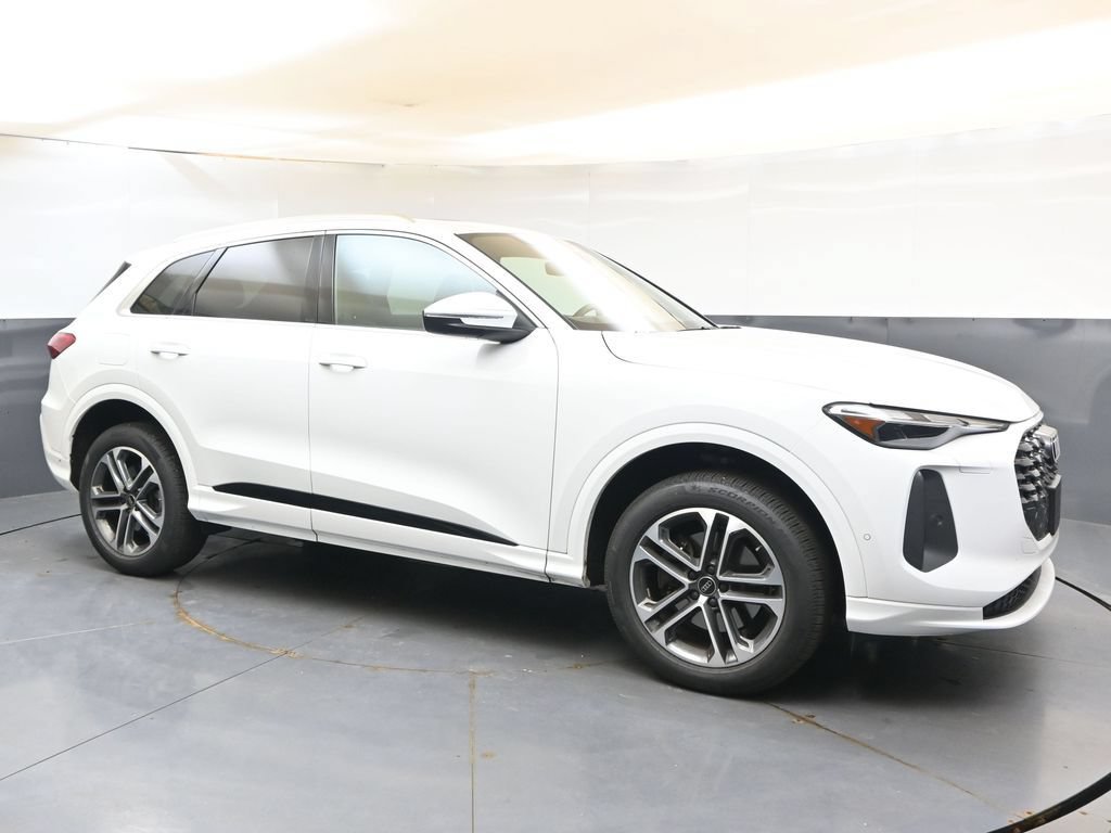 Certified 2025 Audi Q5 Premium w/ Convenience Package AWD/4WD image 7