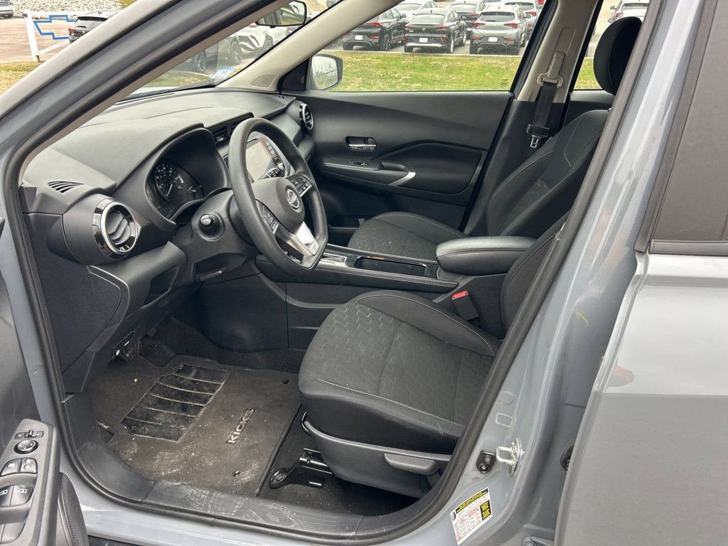 Used 2023 Nissan Kicks SV image 8