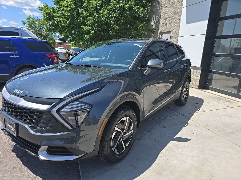 New 2025 Kia Sportage LX image 3