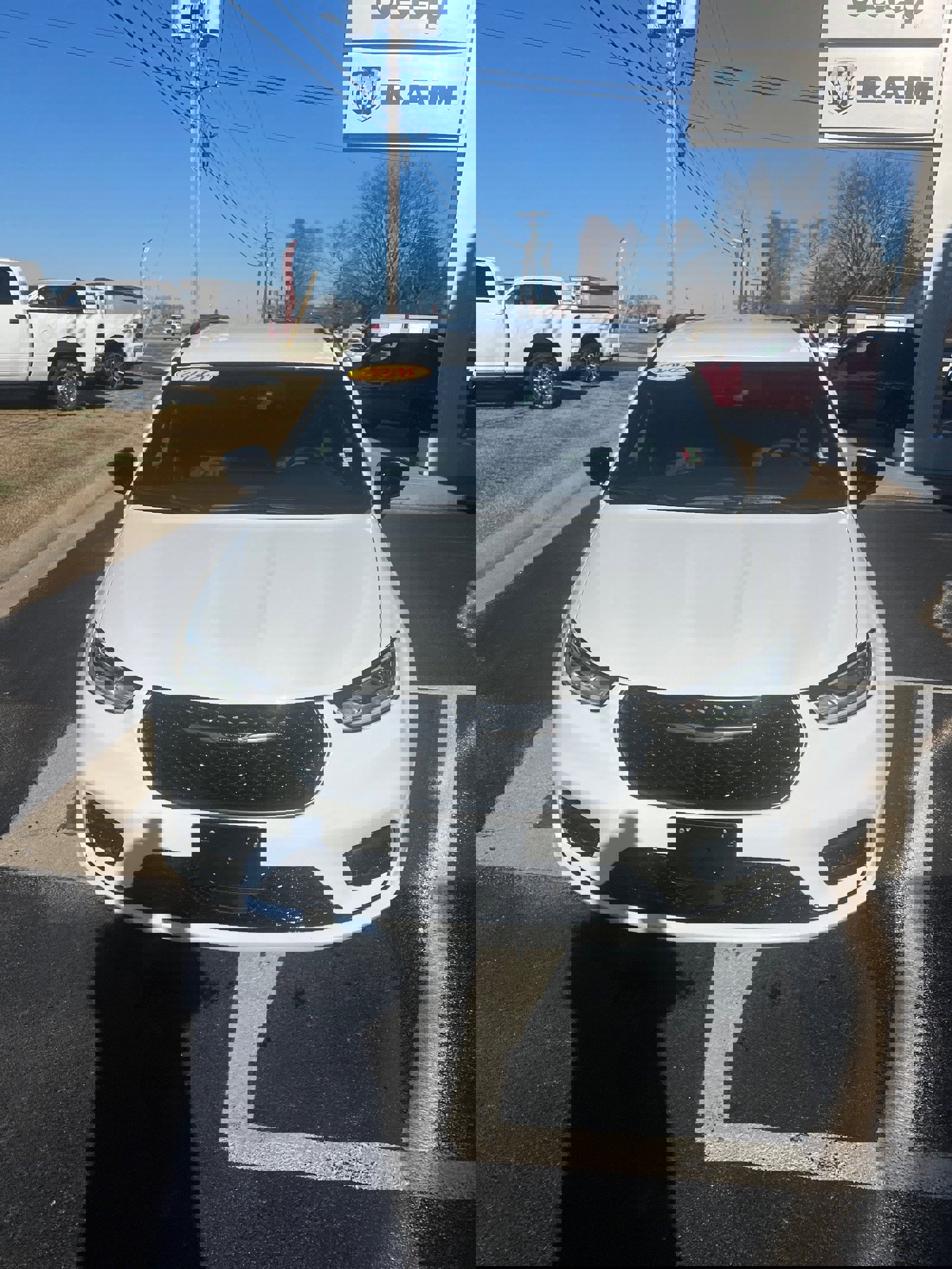 New 2026 Chrysler Pacifica Select image 3