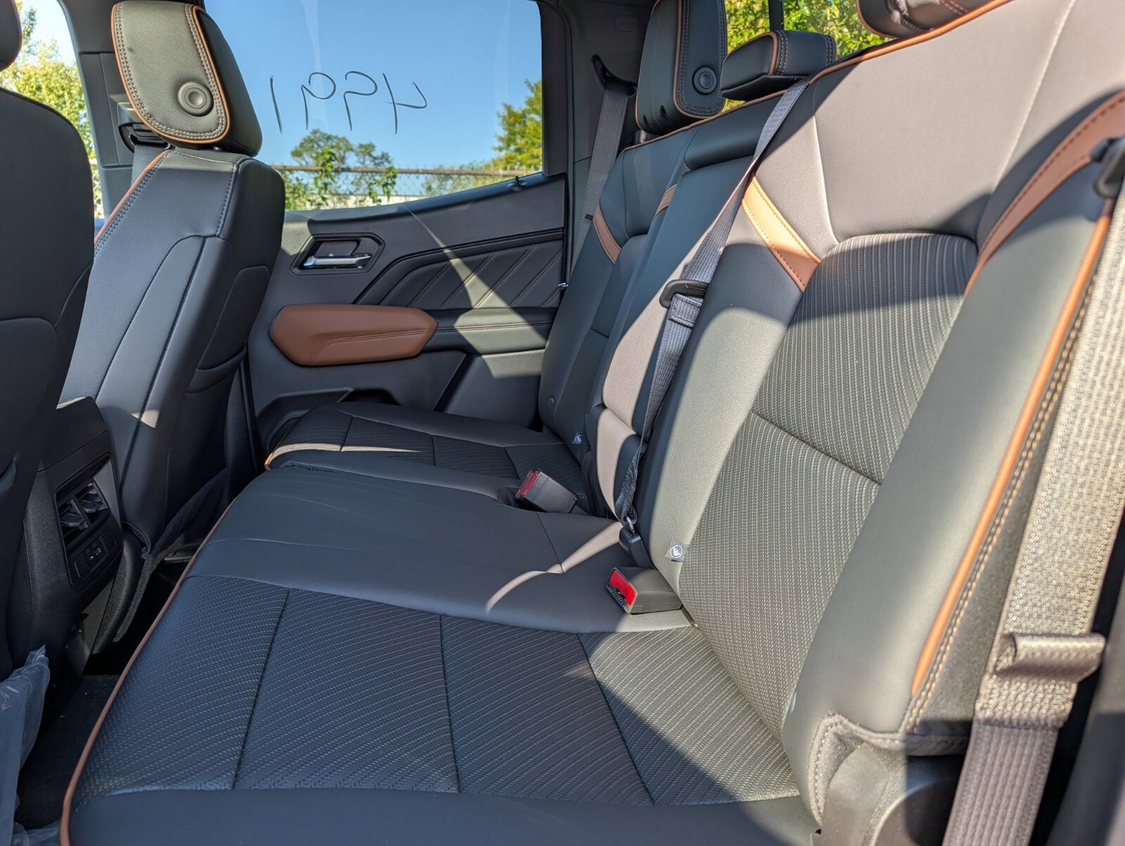 New 2026 GMC Canyon AT4 w/ Technology Plus Package AWD/4WD image 25