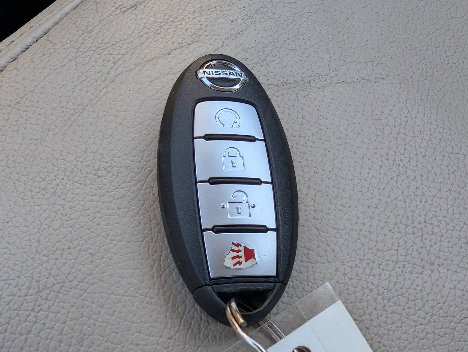 Used 2017 Nissan Titan SL image 22