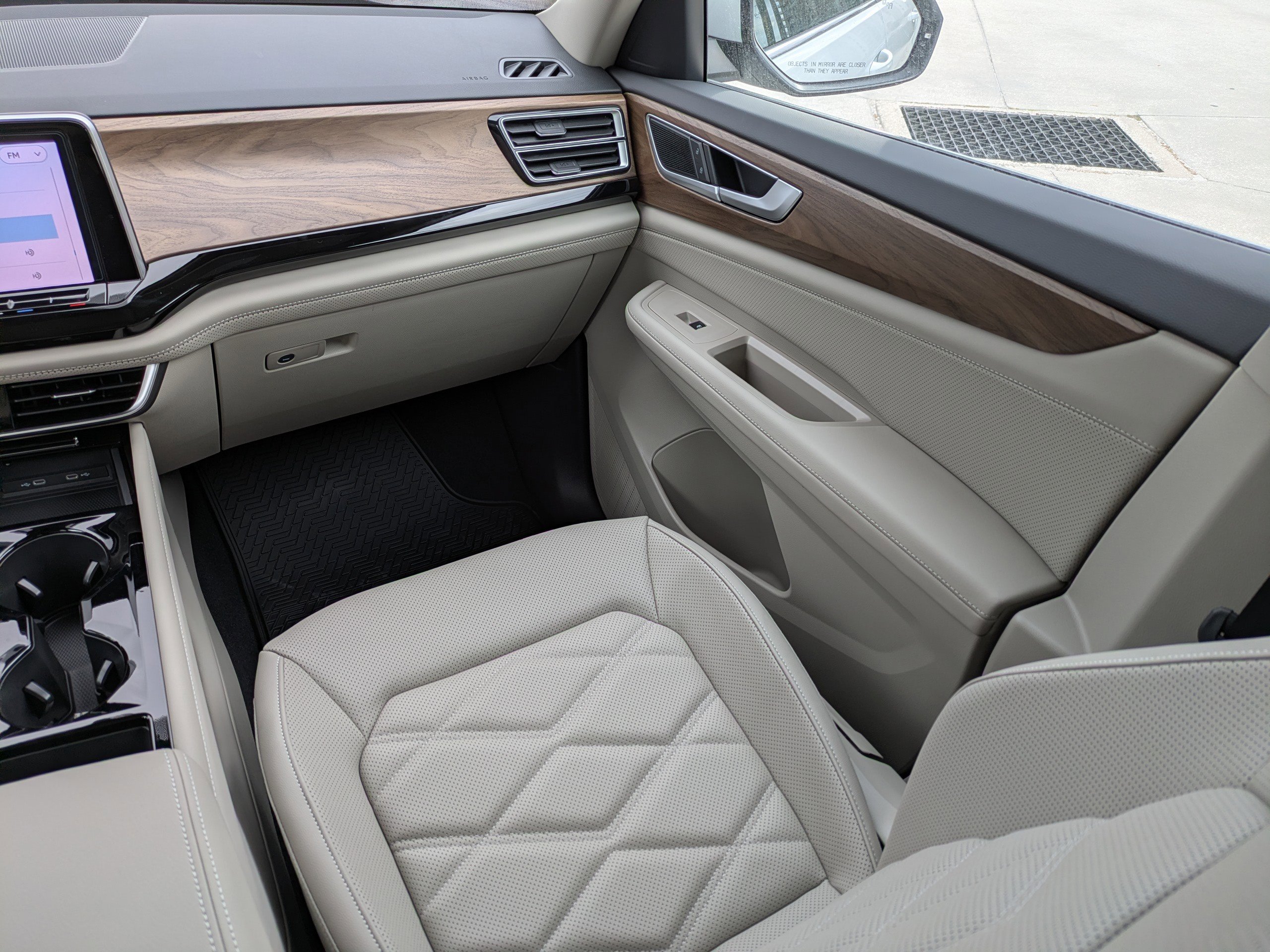 New 2026 Volkswagen Atlas SE image 18