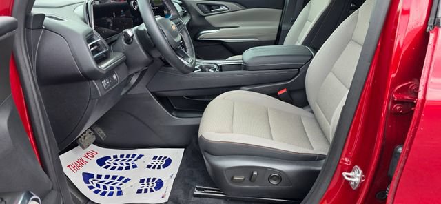 Used 2025 Chevrolet Traverse LT FWD image 10