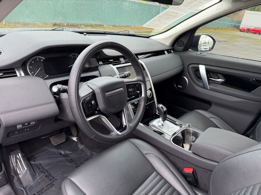 Used 2023 Land Rover Discovery Sport SE image 18